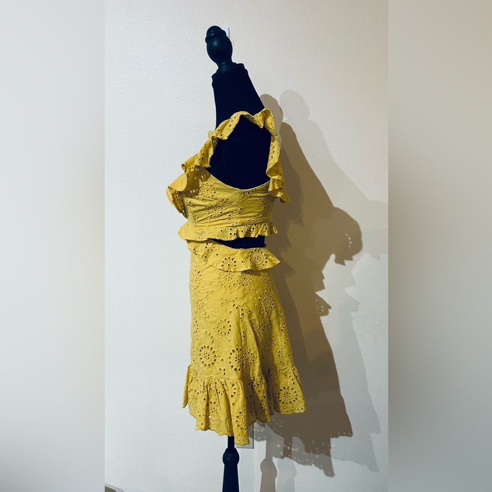 Elora Dress in Mustard
ASTR THE LABEL - Picture 5 of 7